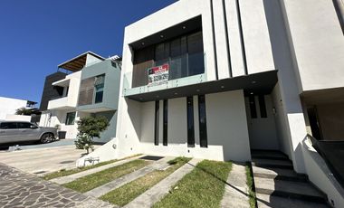 Casa Nueva en Venta de Lujo Valle Imperial con Roof Garden, Zapopan, Jalisco,