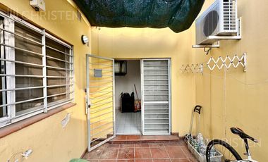 Departamento en venta, en  planta alta. 2 dormitorios + terraza + quincho