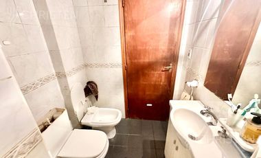 Departamento en venta, en  planta alta. 2 dormitorios + terraza + quincho