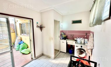Departamento en venta, en  planta alta. 2 dormitorios + terraza + quincho