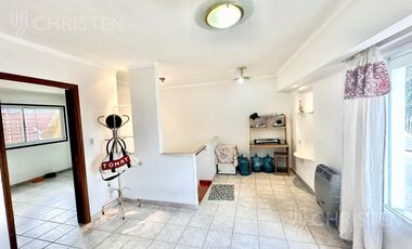 Departamento en venta, en  planta alta. 2 dormitorios + terraza + quincho