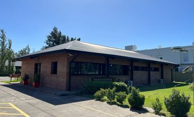 Inmueble de Uso comercial  - Amplio terreno sobre Newbery