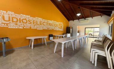 Inmueble de Uso comercial  - Amplio terreno sobre Newbery