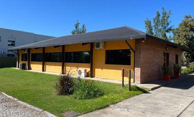 Inmueble de Uso comercial  - Amplio terreno sobre Newbery