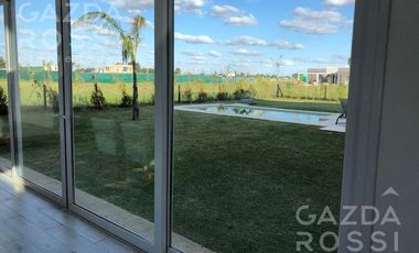 Propiedad con diseño minimalista único en La Alameda, Canning
