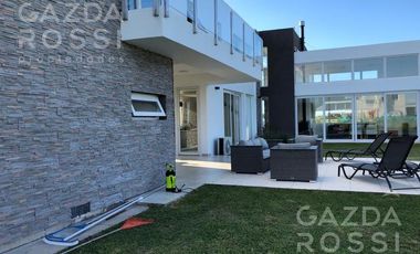 Propiedad con diseño minimalista único en La Alameda, Canning
