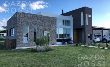 Propiedad con diseño minimalista único en La Alameda, Canning