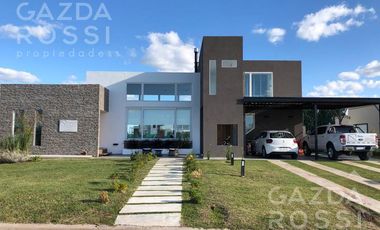 Propiedad con diseño minimalista único en La Alameda, Canning