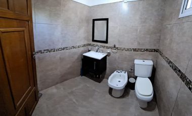 Venta de casaquinta en Barrio Los Viejos Ombues  Florencio Varela. OPORTUNIDAD