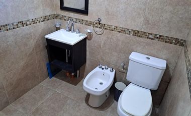 Venta de casaquinta en Barrio Los Viejos Ombues  Florencio Varela. OPORTUNIDAD