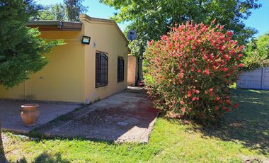 Venta de casaquinta en Barrio Los Viejos Ombues  Florencio Varela. OPORTUNIDAD