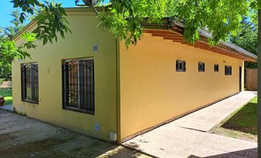 Venta de casaquinta en Barrio Los Viejos Ombues  Florencio Varela. OPORTUNIDAD