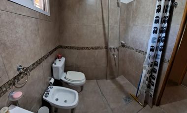 Venta de casaquinta en Barrio Los Viejos Ombues  Florencio Varela. OPORTUNIDAD