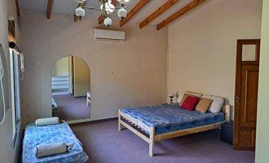 Venta de casaquinta en Barrio Los Viejos Ombues  Florencio Varela. OPORTUNIDAD