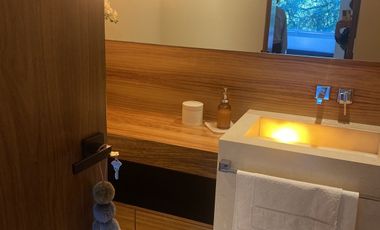 Amplio y hermoso departamento