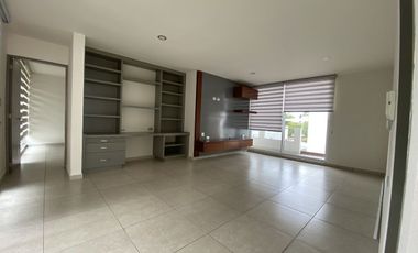 Bonita Casa en Lomas de Angelópolis. Junto a área verde.