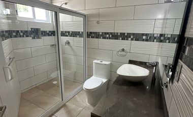 Bonita Casa en Lomas de Angelópolis. Junto a área verde.