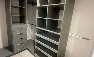 Bonita Casa en Lomas de Angelópolis. Junto a área verde.