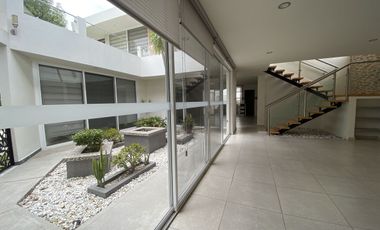 Bonita Casa en Lomas de Angelópolis. Junto a área verde.