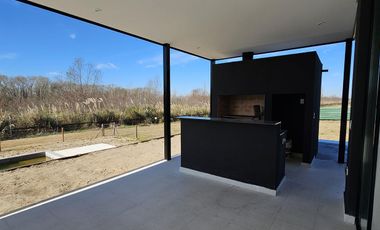 Casa en Venta en El Naudir a estrenar con pileta 3 dormitorios y escritorio 1207