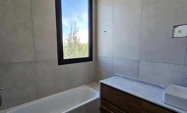 Casa en Venta en El Naudir a estrenar con pileta 3 dormitorios y escritorio 1207