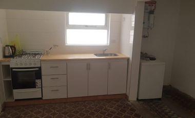 Casa y terreno en venta - 3 dormitorios 2 baños - 800 mts2 - Comandante Nicanor Otamendi