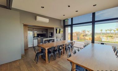Lote de 1388m2 en Developer Park