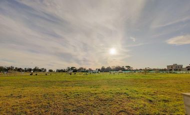 Lote de 1388m2 en Developer Park