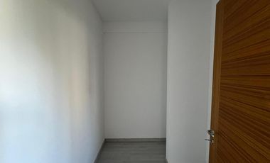 Departamento tres ambientes a la venta en Wilde