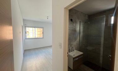 Departamento tres ambientes a la venta en Wilde