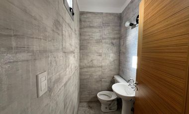 Departamento tres ambientes a la venta en Wilde