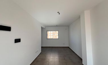 Departamento tres ambientes a la venta en Wilde