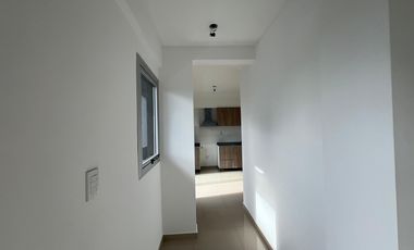 Departamento tres ambientes a la venta en Wilde