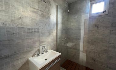 Departamento tres ambientes a la venta en Wilde