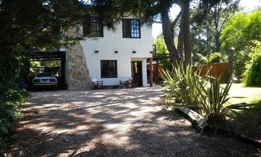 Casa en venta - 3 Dormitorios  3 Baños - Cochera - 525Mts2 - Valeria del Mar