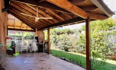 Casa en venta - 3 Dormitorios 3 Baños - Cocheras - 660Mts2 - Moreno