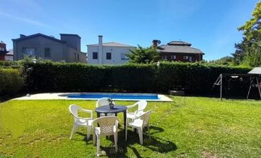 Casa en venta - 3 Dormitorios 3 Baños - Cocheras - 660Mts2 - Moreno
