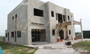 Casa en construcción en La Providencia
