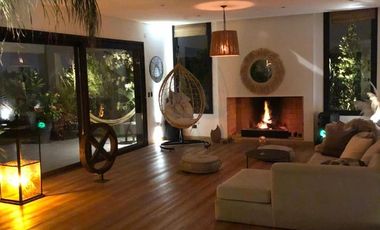 Casa estilo moderno 3 ambientes con acceso propio a laguna en Barrio San Sebastián