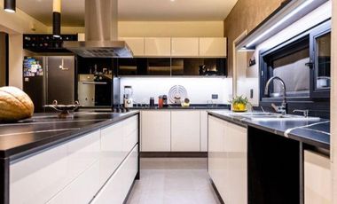 Casa estilo moderno 3 ambientes con acceso propio a laguna en Barrio San Sebastián