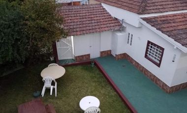 Casa en venta - 15 Dormitorios 14 Baños - 596Mts2 - Villa Gesell