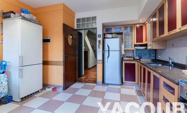 Triplex en venta - 3 Dormitorios 3 Baños - Cochera - 170Mts2 - Parque Avellaneda