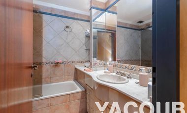 Triplex en venta - 3 Dormitorios 3 Baños - Cochera - 170Mts2 - Parque Avellaneda