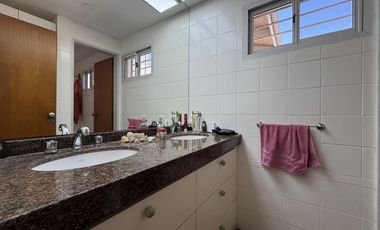 CASA A LA VENTA 2 DORMIS PATIO VERDE EN BARRIO NEWBERY