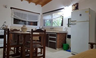 Casa venta 5 dormitorios 2 baños 1 cochera 700 mts2 totales - Costa Del Este