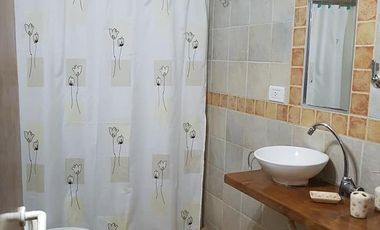 Casa venta 5 dormitorios 2 baños 1 cochera 700 mts2 totales - Costa Del Este