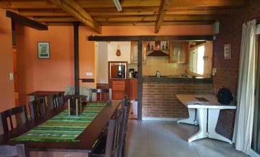 Casa venta 5 dormitorios 2 baños 1 cochera 700 mts2 totales - Costa Del Este