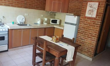 Casa venta 5 dormitorios 2 baños 1 cochera 700 mts2 totales - Costa Del Este