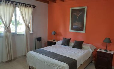 Casa venta 5 dormitorios 2 baños 1 cochera 700 mts2 totales - Costa Del Este