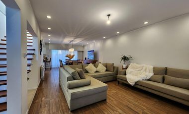 Moderna casa en venta B° Villa Talleres